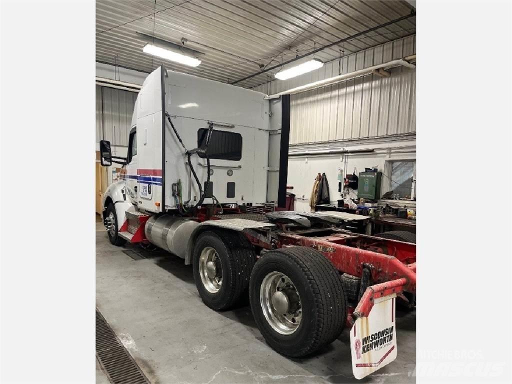 Kenworth T680 Autotractoare