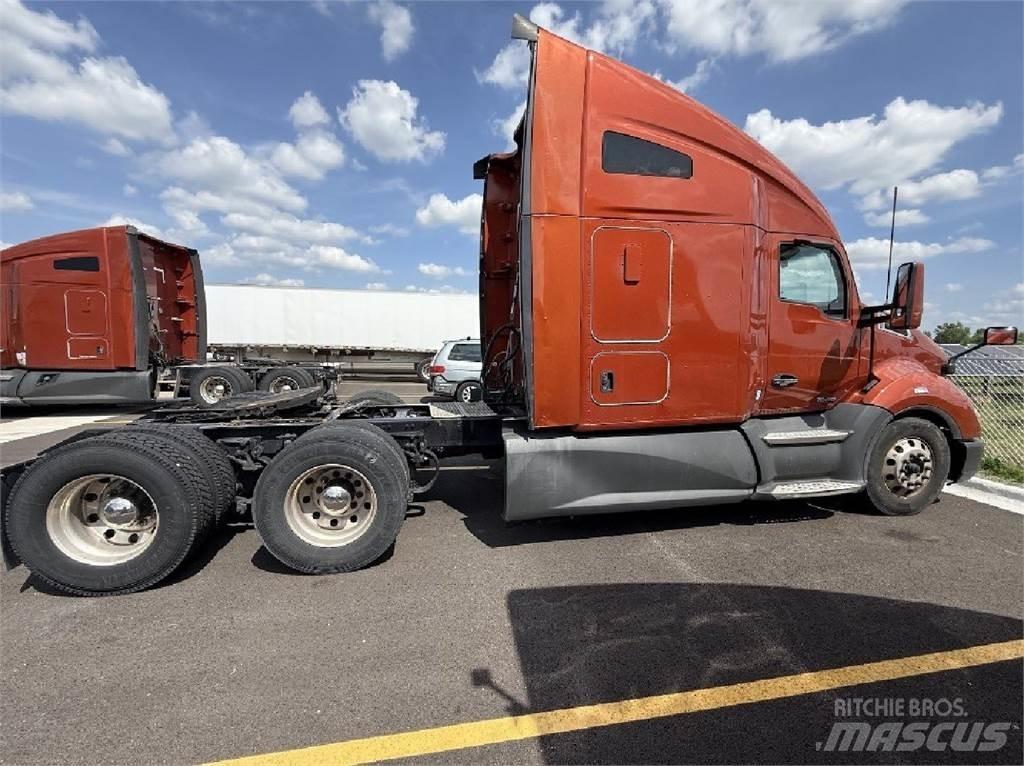 Kenworth T680 Autotractoare