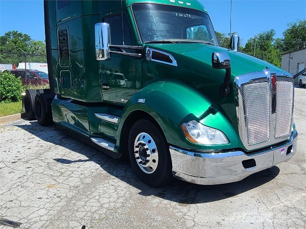Kenworth T680 Autotractoare