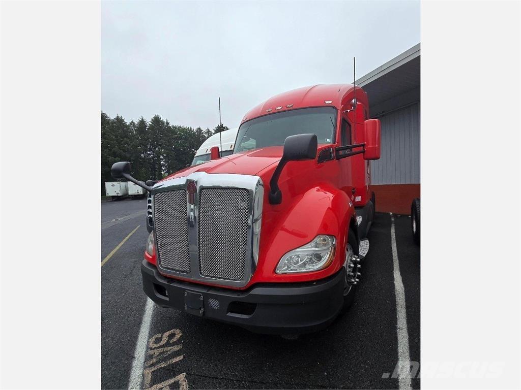 Kenworth T680 Autotractoare