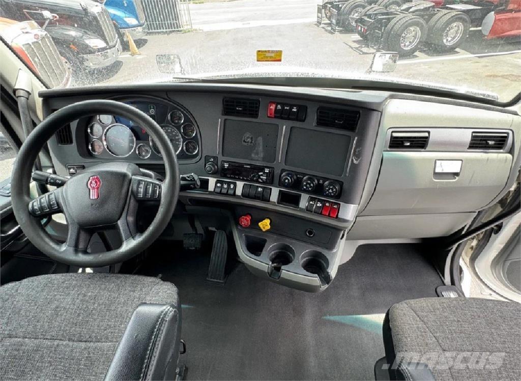 Kenworth T680 Autotractoare