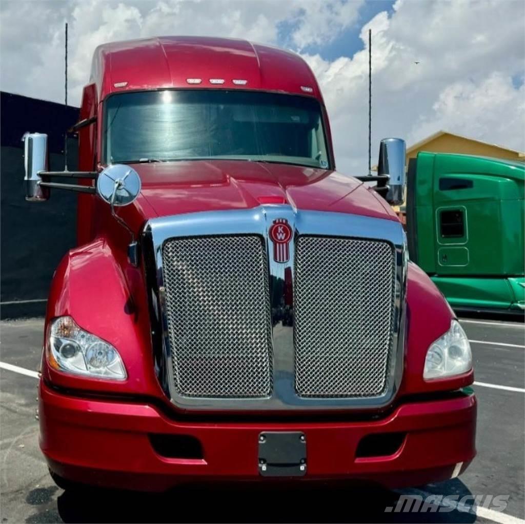 Kenworth T680 Autotractoare