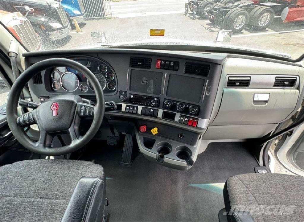 Kenworth T680 Autotractoare