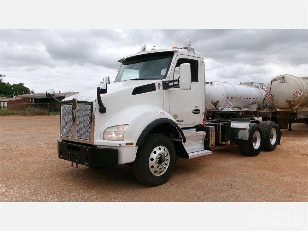 Kenworth T880 Autotractoare