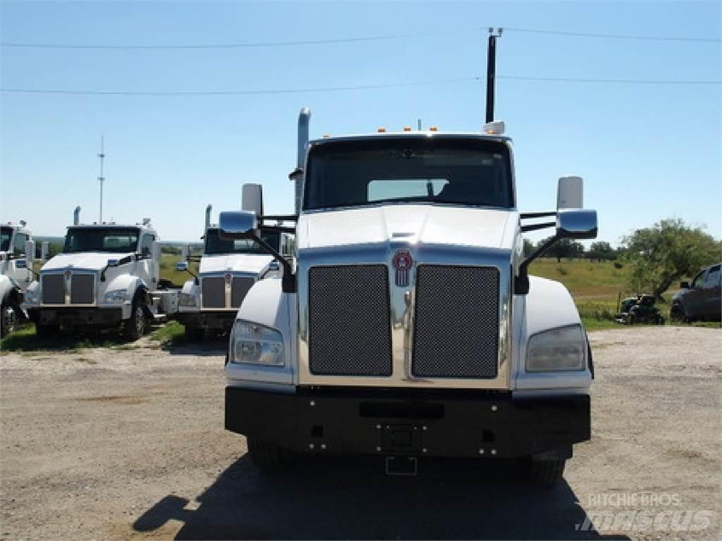 Kenworth T880 Autotractoare