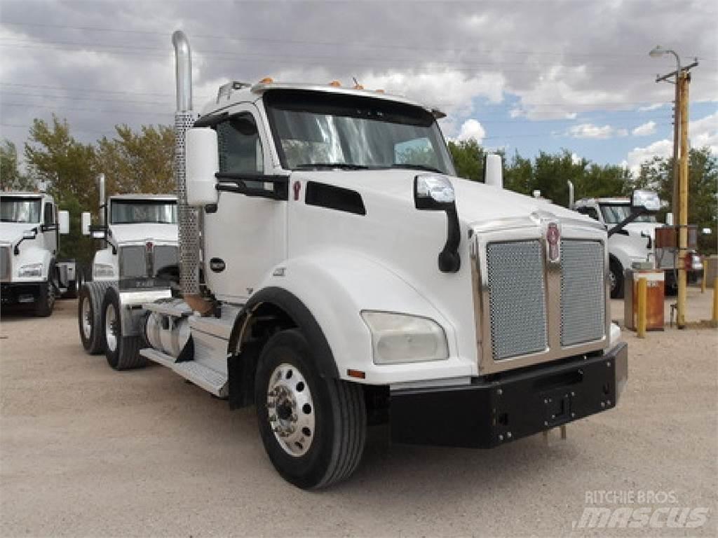 Kenworth T880 Autotractoare