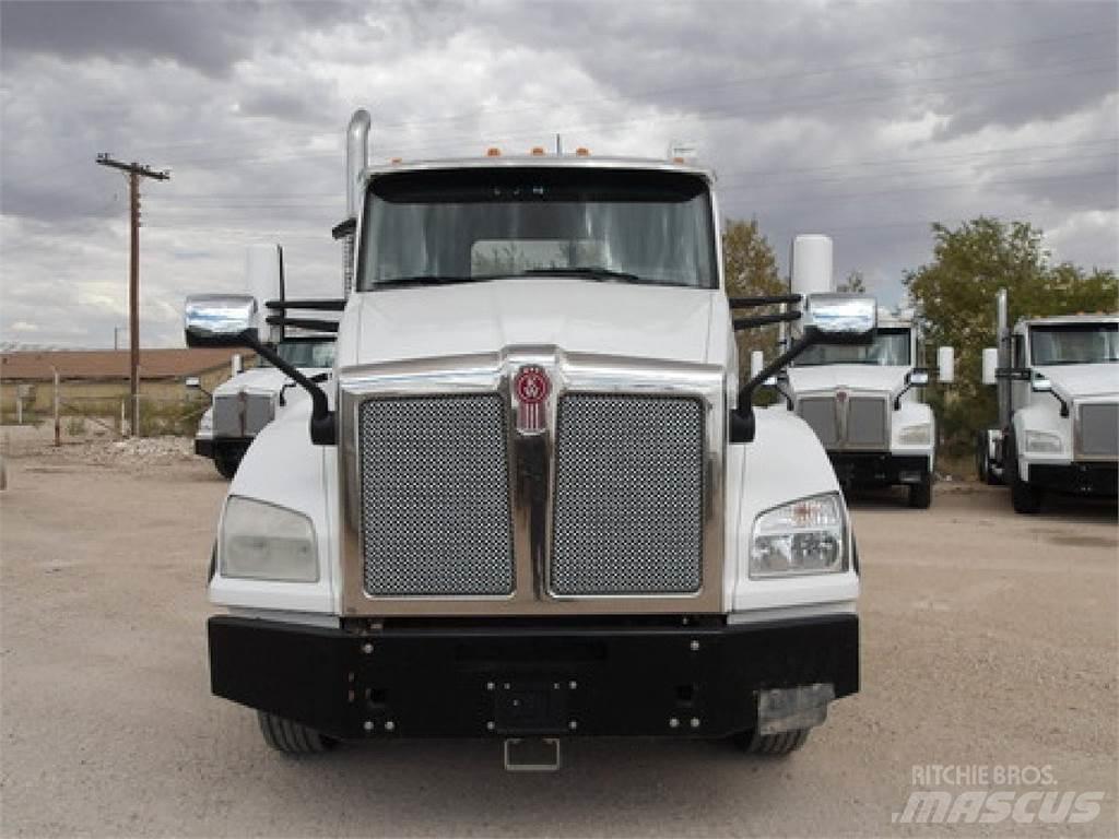Kenworth T880 Autotractoare