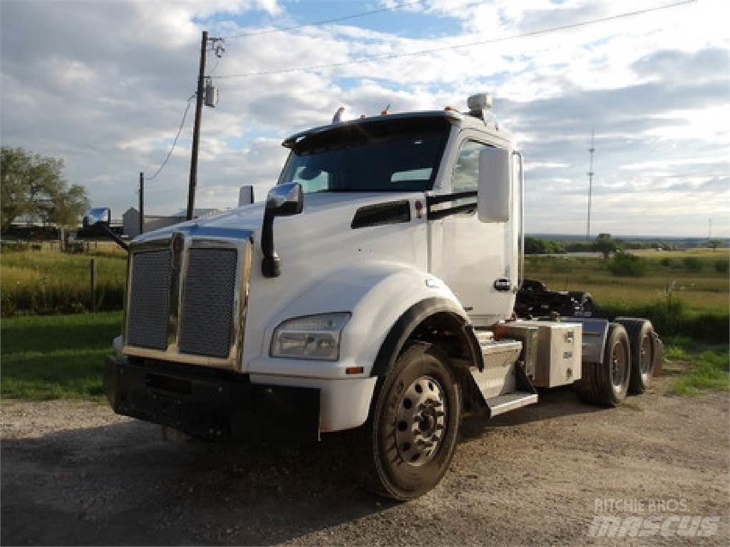 Kenworth T880 Autotractoare