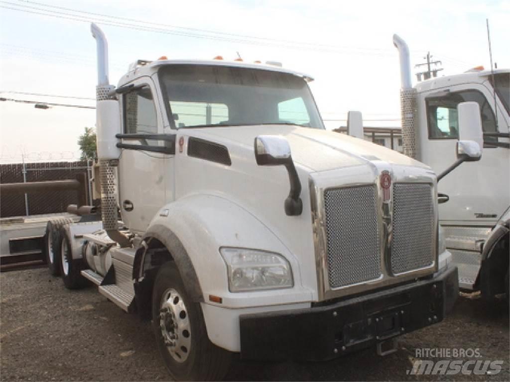 Kenworth T880 Autotractoare