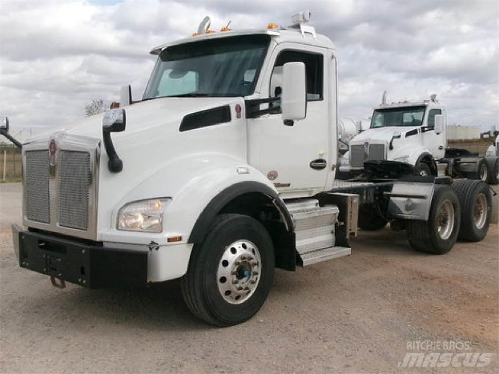 Kenworth T880 Autotractoare