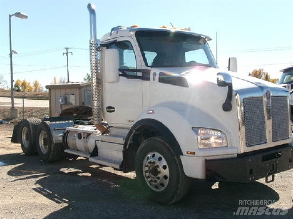 Kenworth T880 Autotractoare