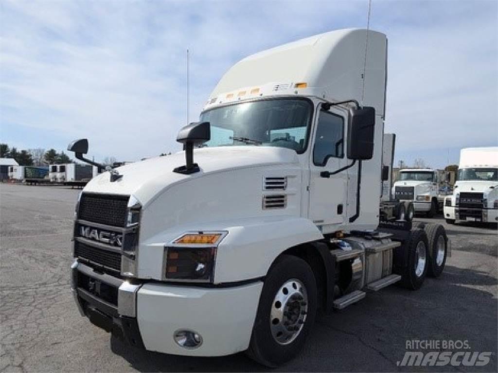 Mack AN64T Autotractoare