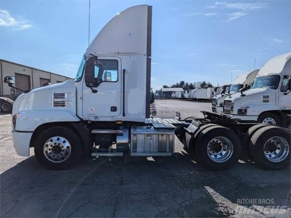 Mack AN64T Autotractoare