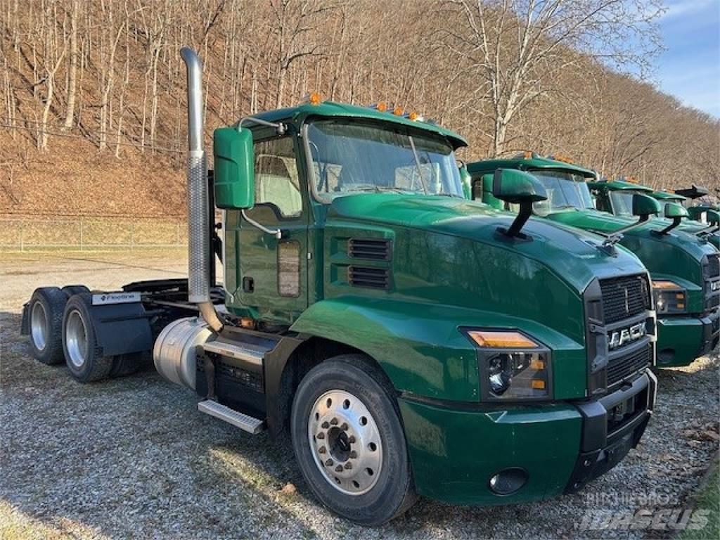 Mack AN64T Autotractoare