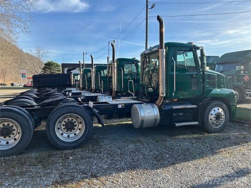 Mack AN64T Autotractoare