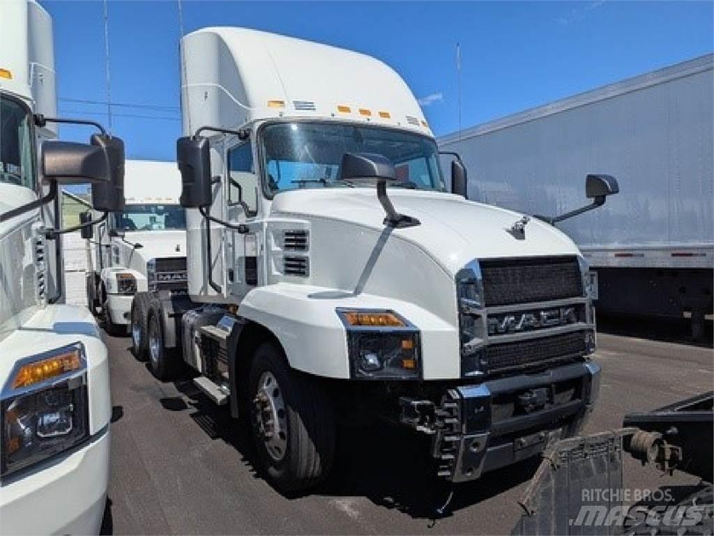 Mack AN64T Autotractoare