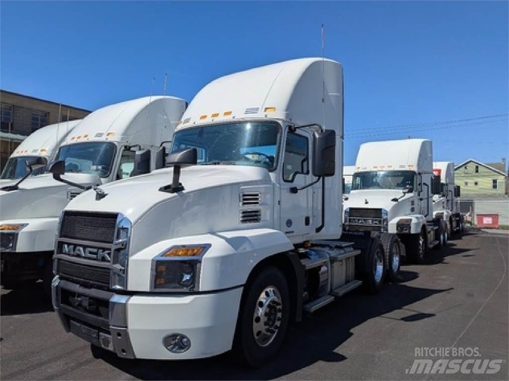 Mack AN64T Autotractoare