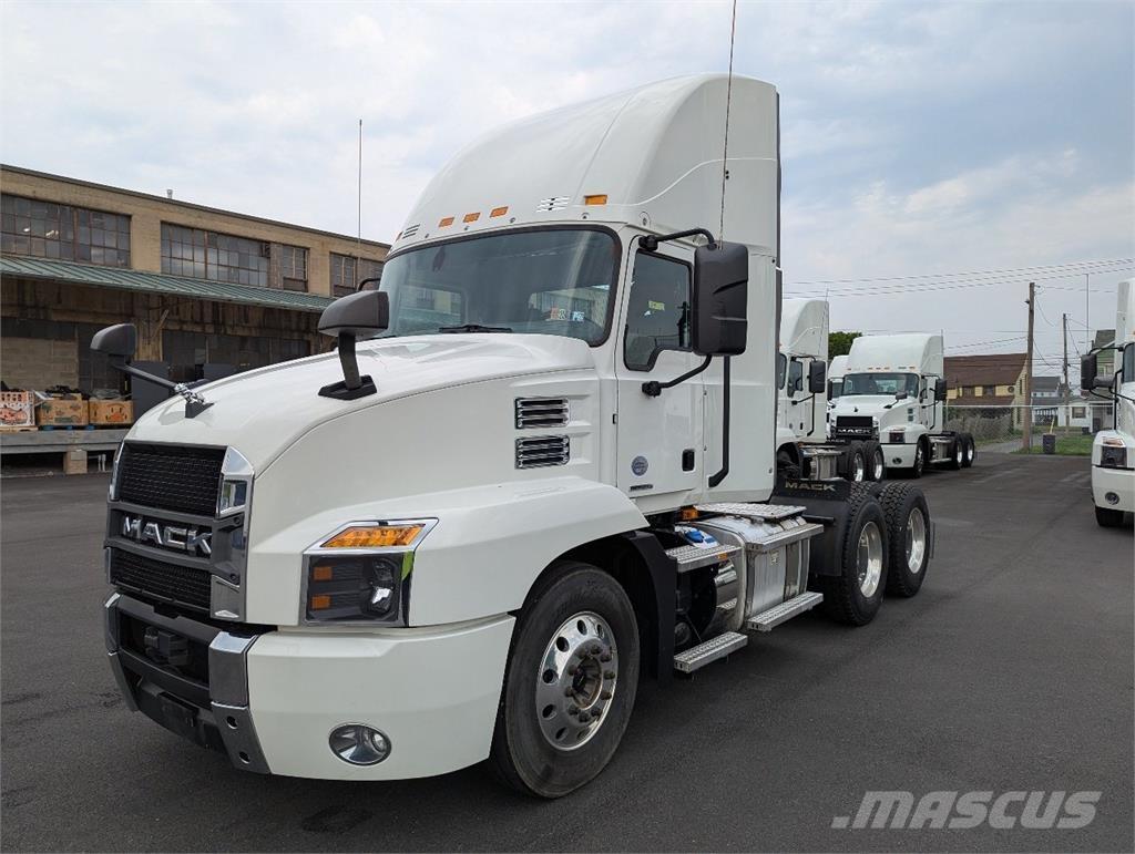 Mack AN64T Autotractoare
