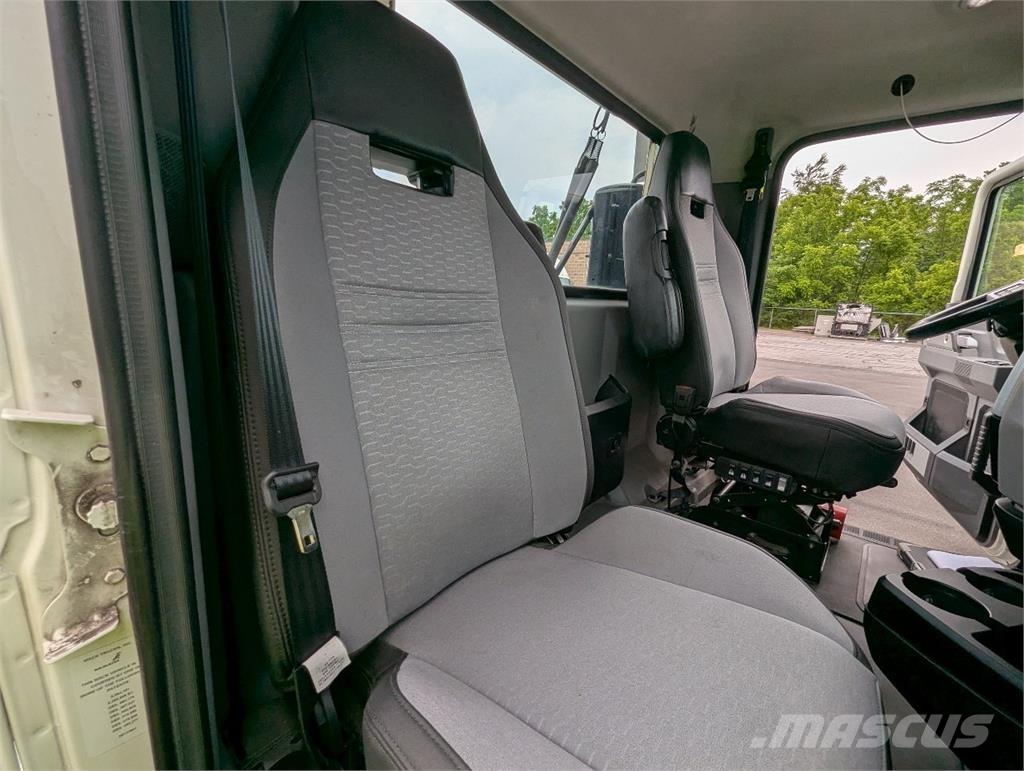 Mack AN64T Autotractoare