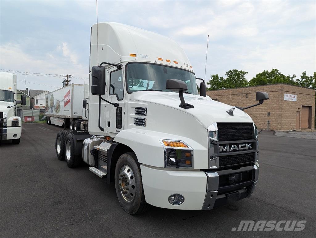 Mack AN64T Autotractoare