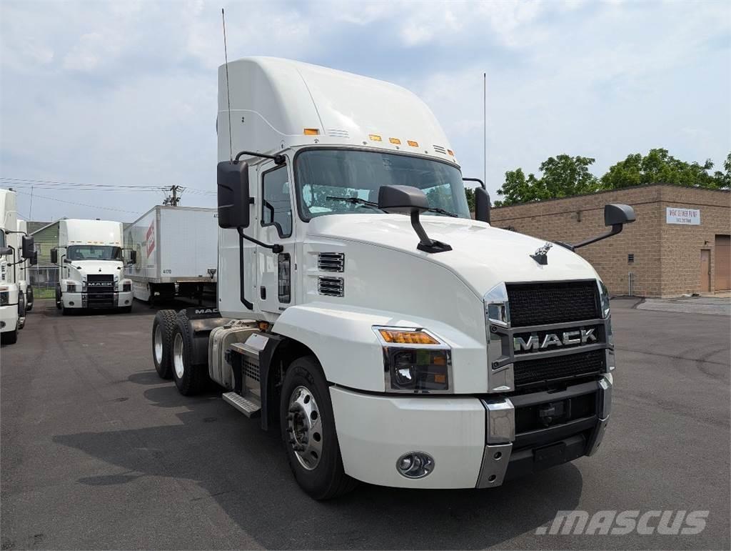 Mack AN64T Autotractoare