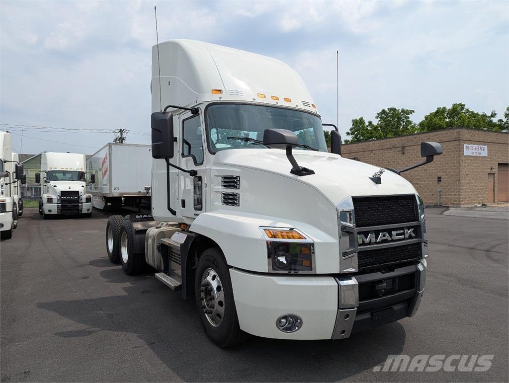 Mack AN64T Autotractoare