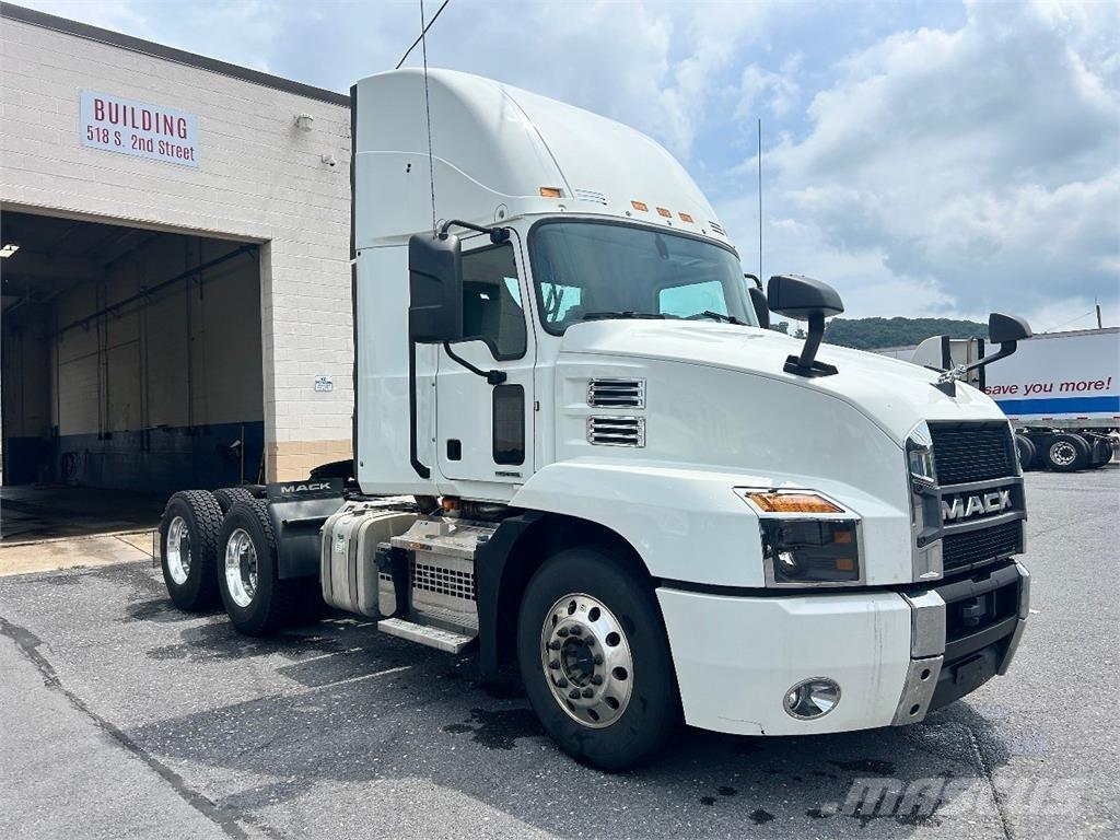 Mack AN64T Autotractoare