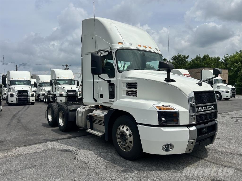 Mack AN64T Autotractoare