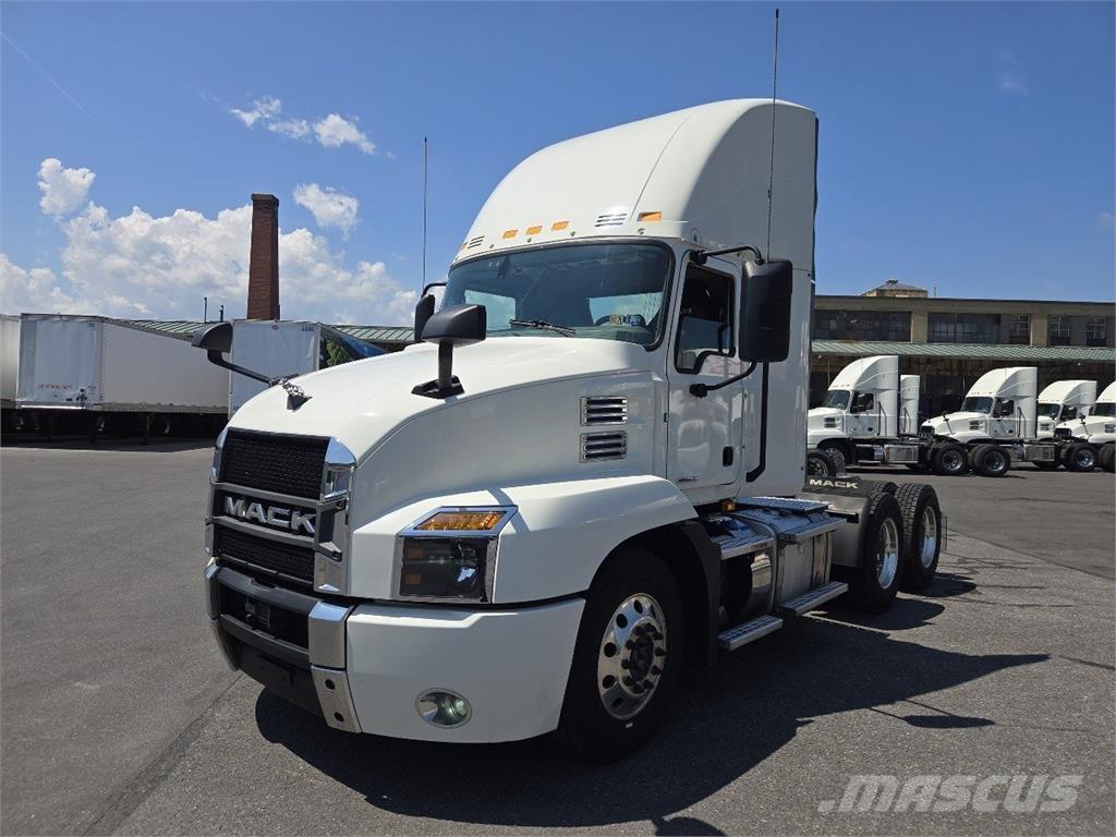 Mack AN64T Autotractoare