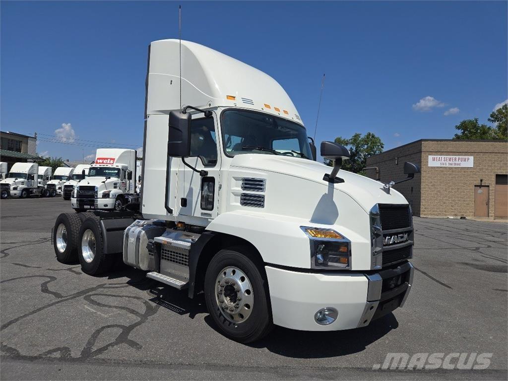 Mack AN64T Autotractoare