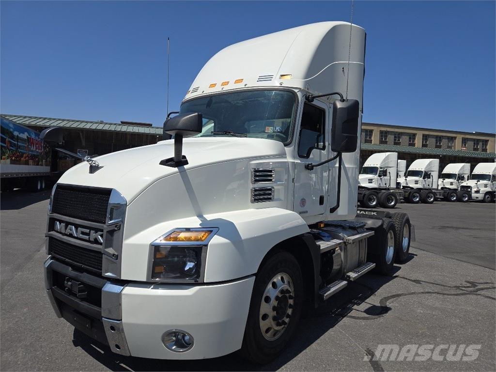 Mack AN64T Autotractoare