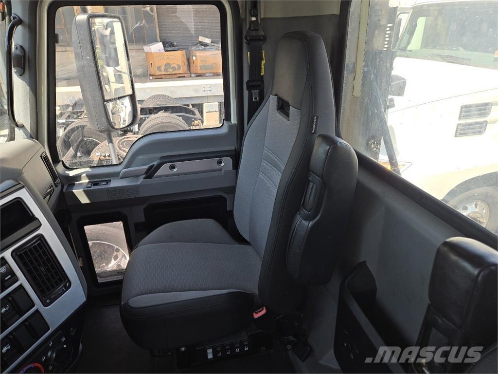Mack AN64T Autotractoare