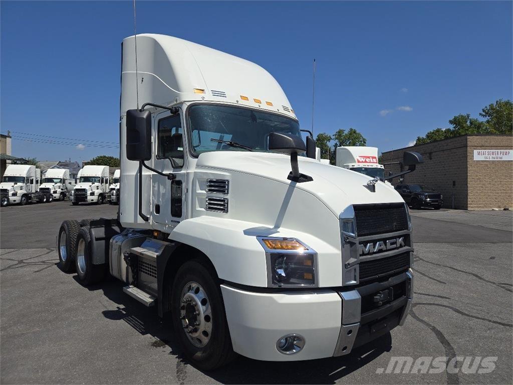 Mack AN64T Autotractoare