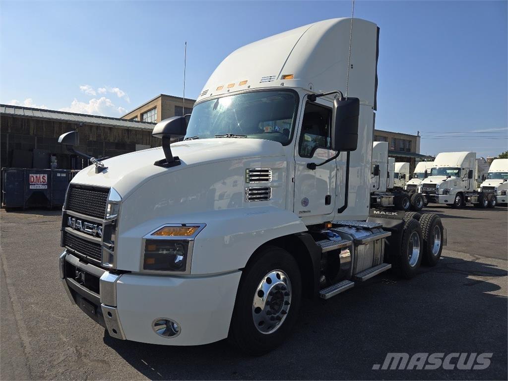 Mack AN64T Autotractoare