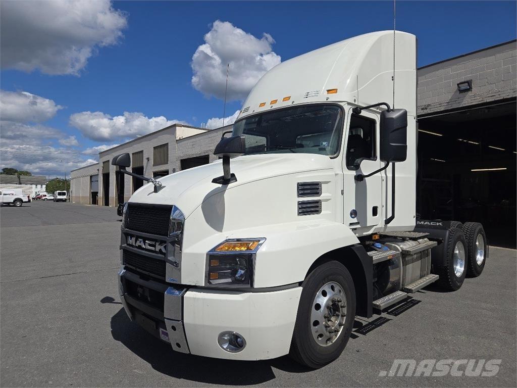 Mack AN64T Autotractoare