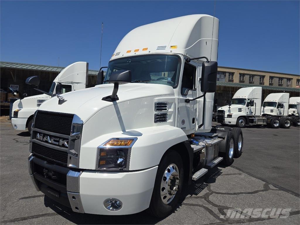 Mack AN64T Autotractoare