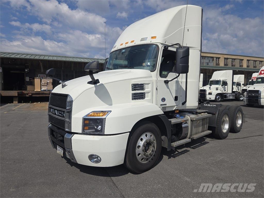 Mack AN64T Autotractoare