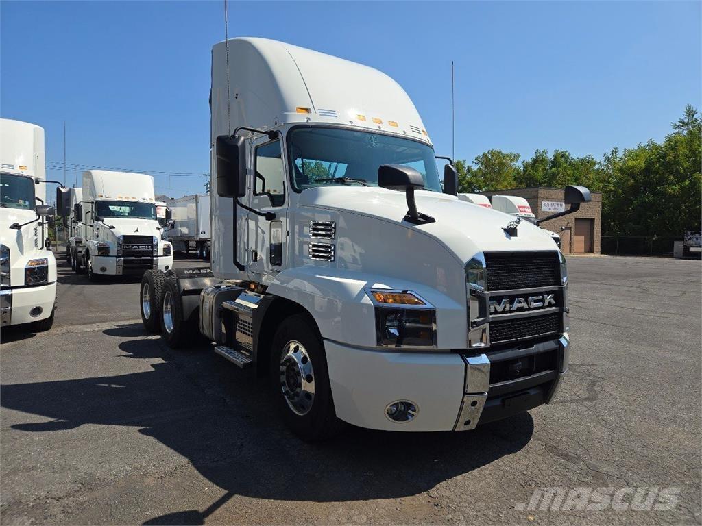 Mack AN64T Autotractoare