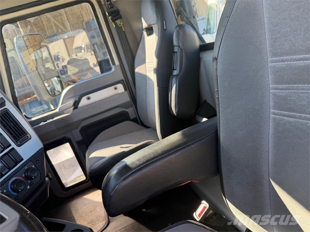 Mack AN64T Autotractoare