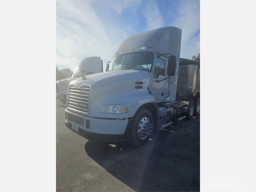 Mack CXU Autotractoare