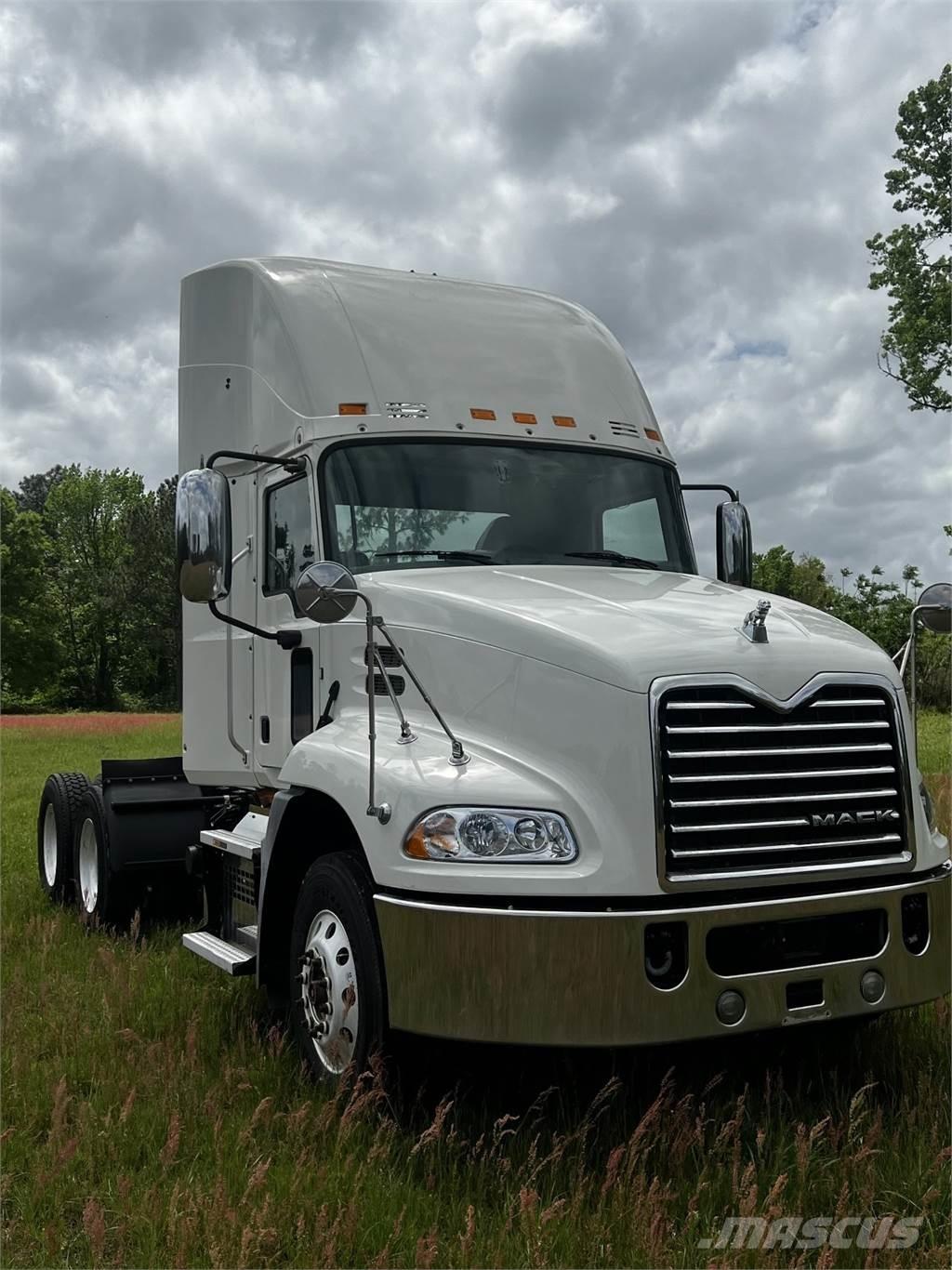 Mack CXU 613 Autotractoare