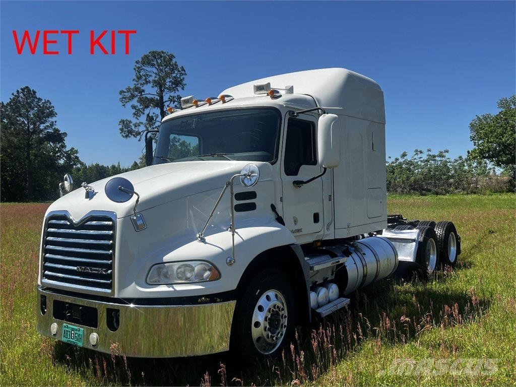 Mack CXU 613 Autotractoare