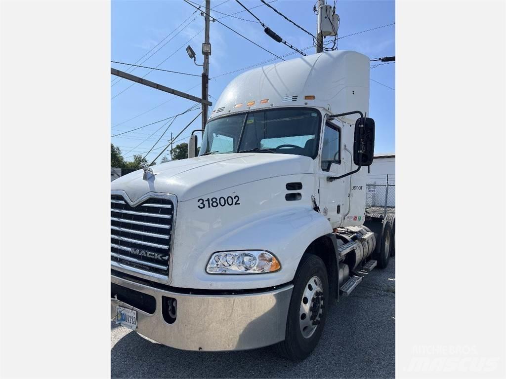 Mack CXU613 Autotractoare