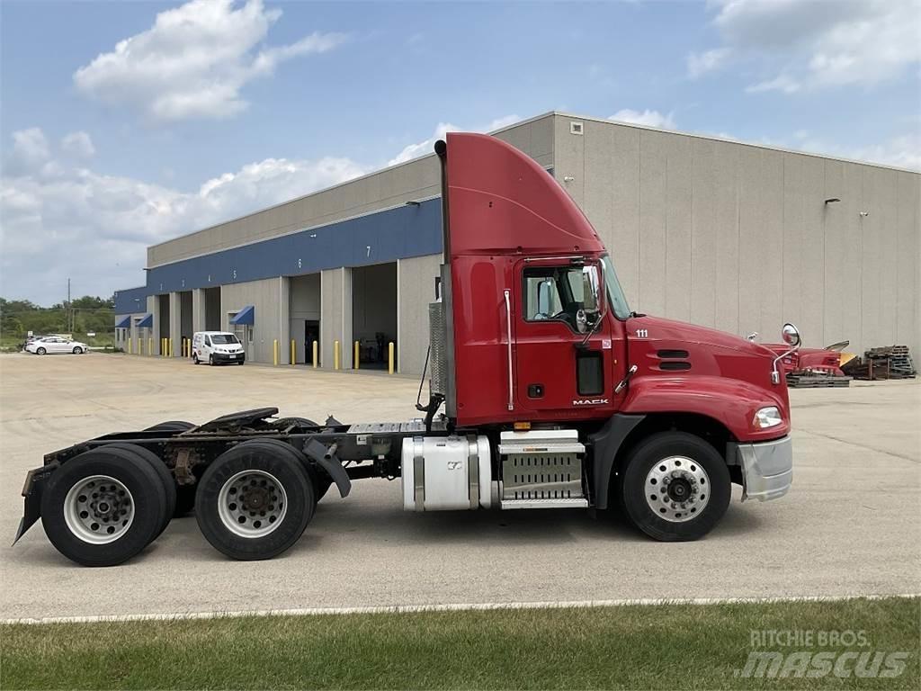 Mack CXU613 Altele