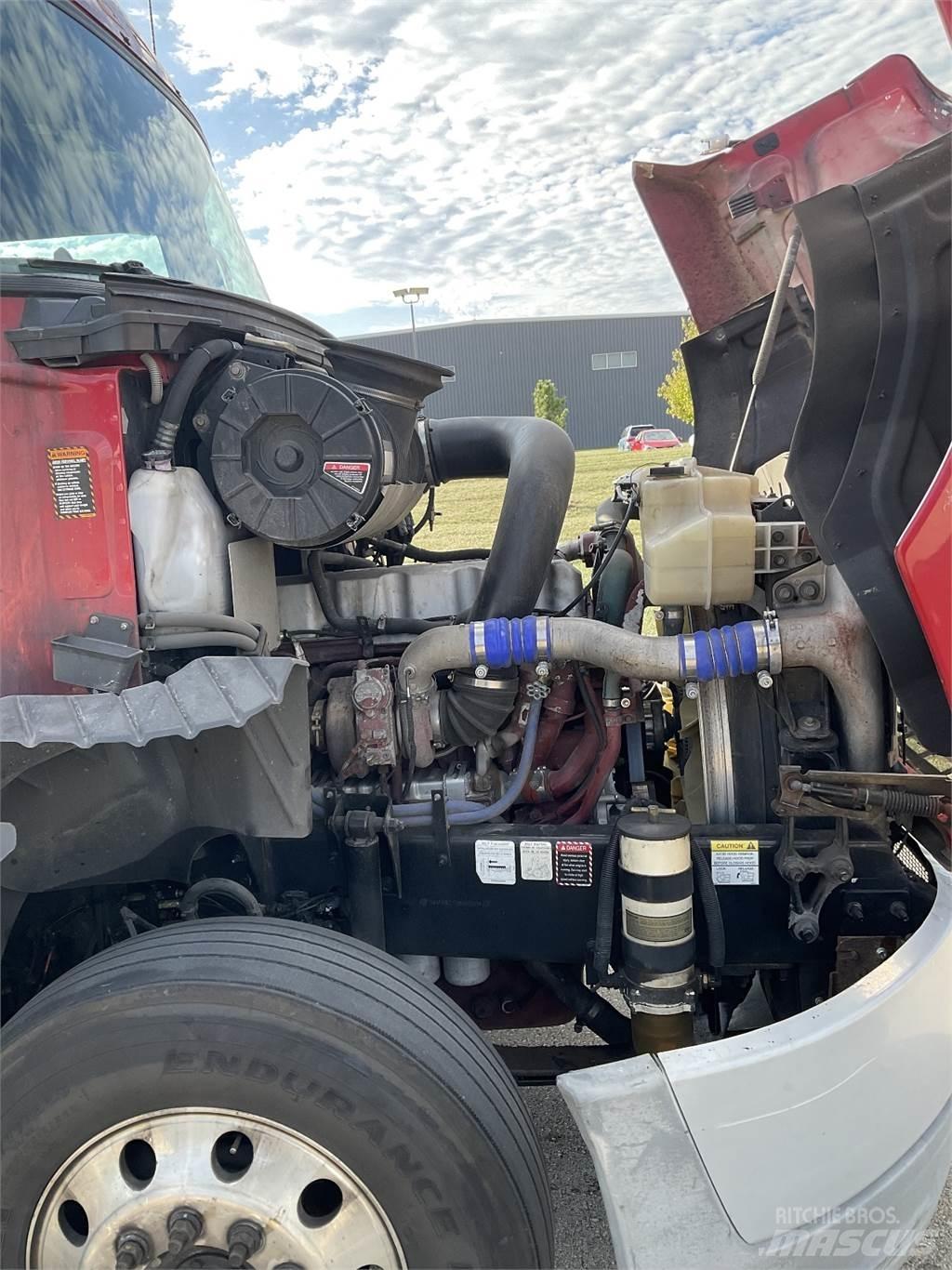 Mack CXU613 Autotractoare