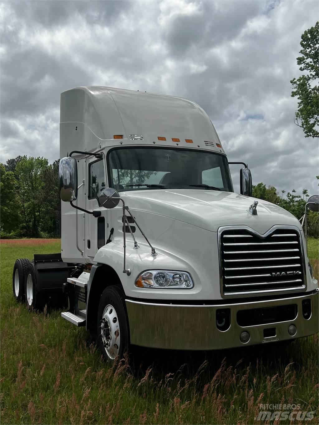 Mack CXU613 Autotractoare