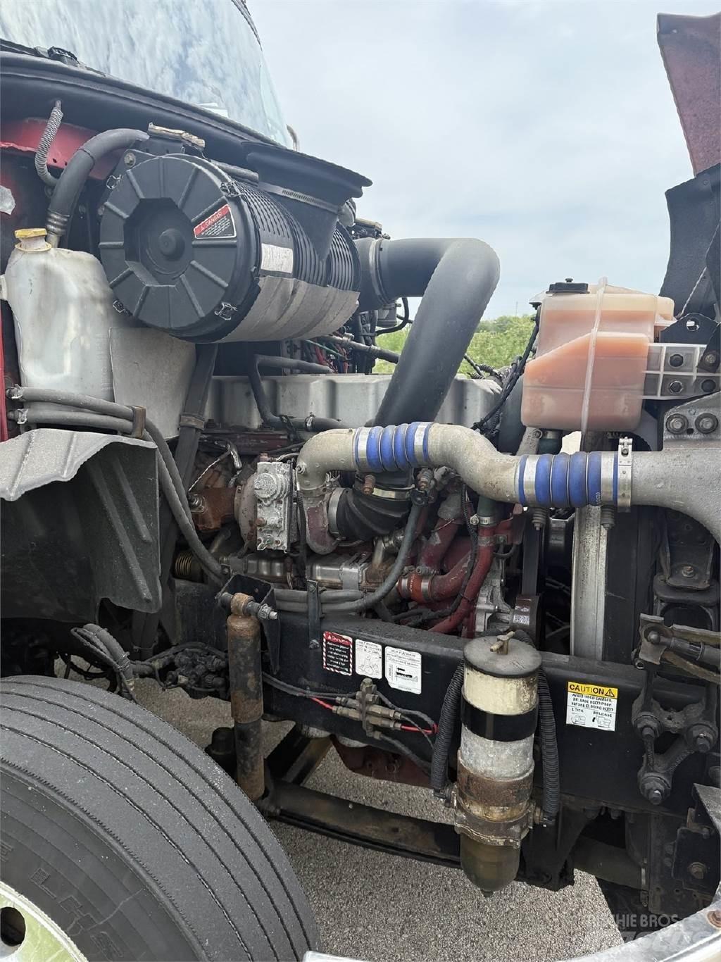 Mack CXU613 Autotractoare