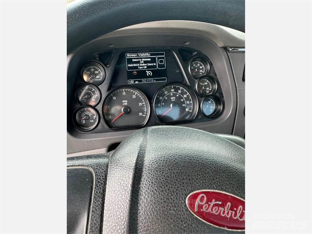 Peterbilt 567 Autotractoare