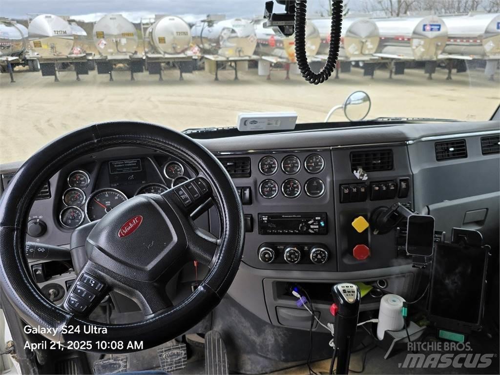 Peterbilt 567 Autotractoare