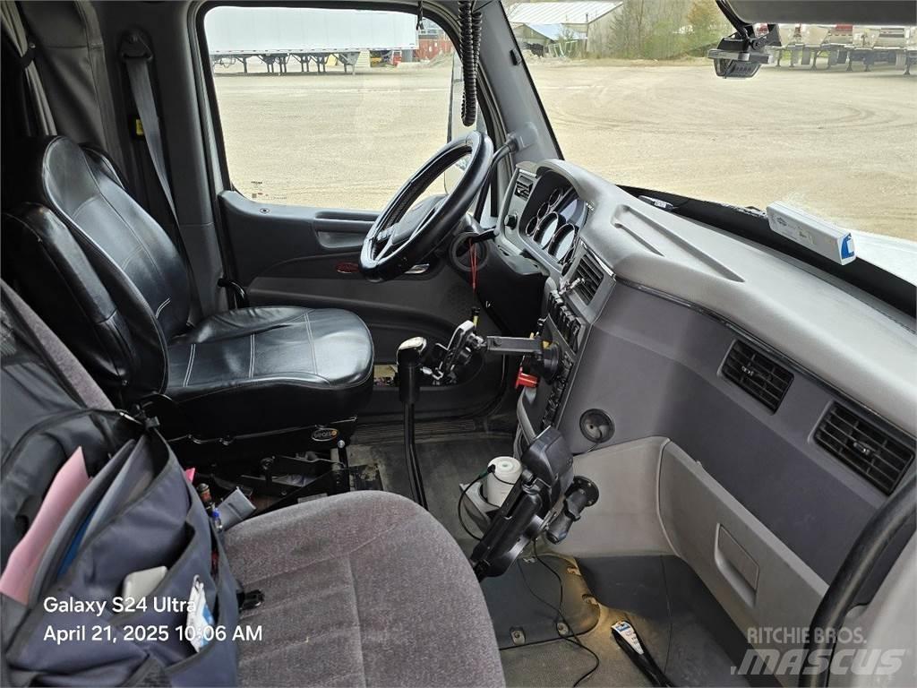 Peterbilt 567 Autotractoare